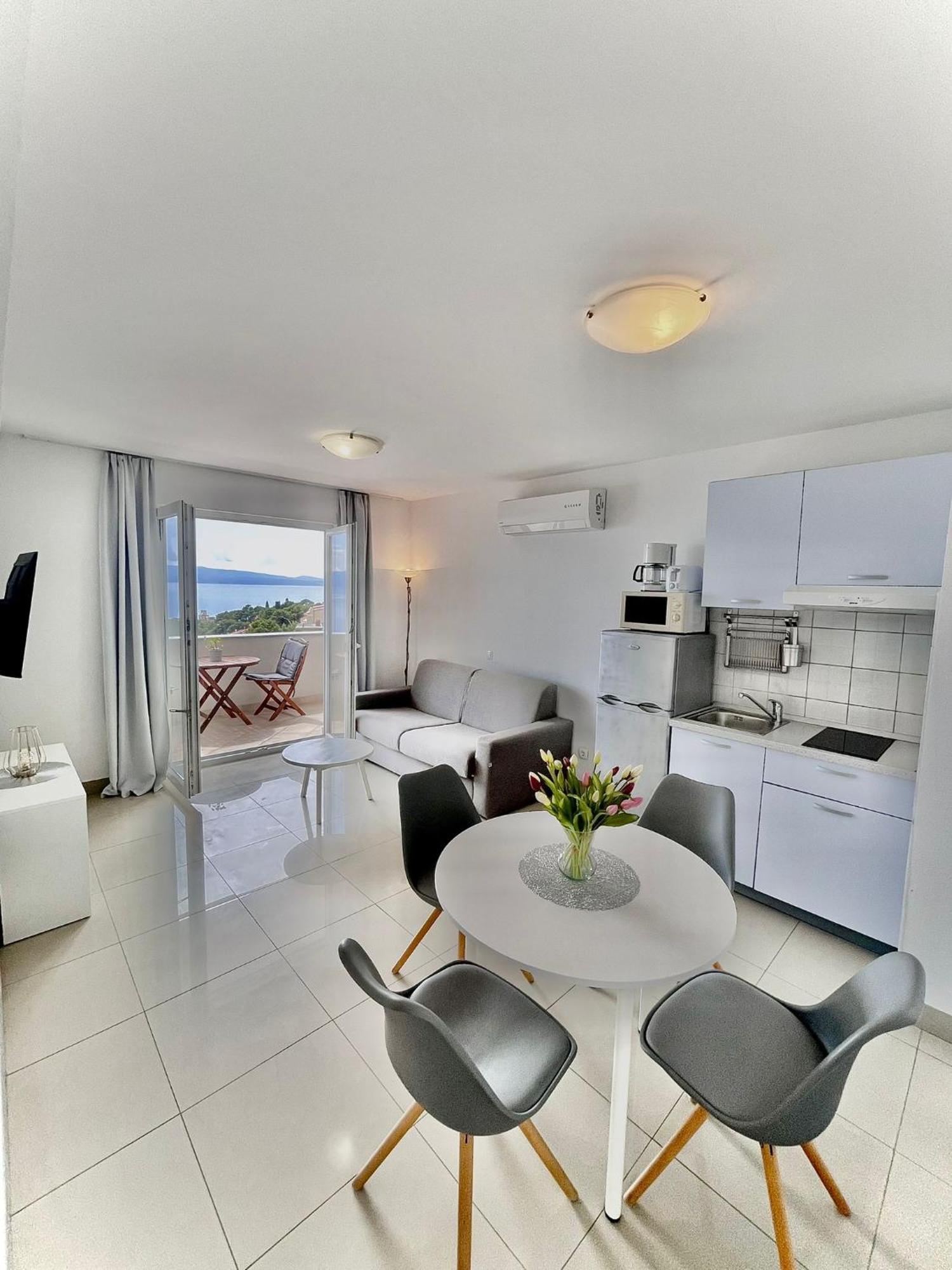 Apartment Katara *